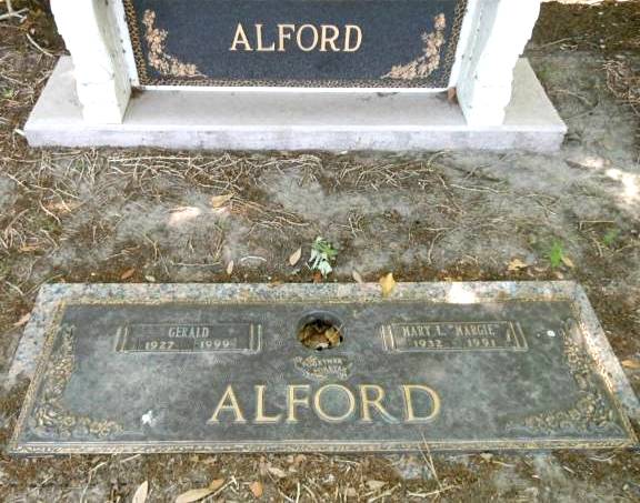 http://image2.findagrave.com/photos/2013/113/109152605_136684671995.jpg