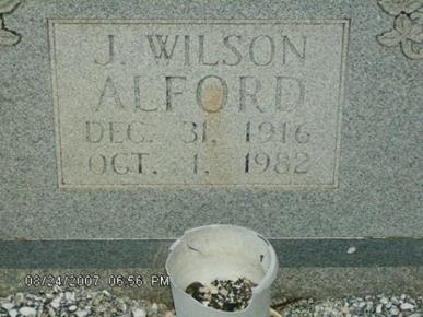 https://s3-us-west-2.amazonaws.com/find-a-grave-prod/photos/2007/236/21173595_118815660911.jpg