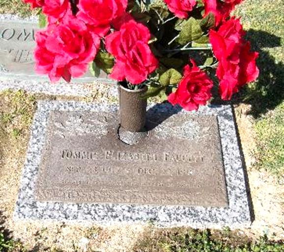 http://image2.findagrave.com/photos/2013/105/108642762_136616823966.jpg