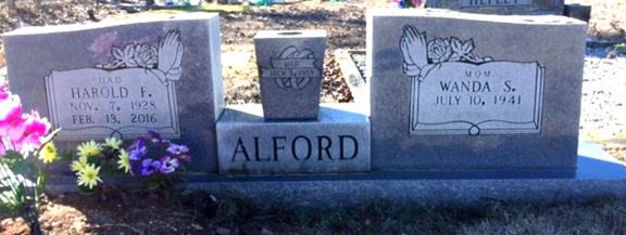 https://s3-us-west-2.amazonaws.com/find-a-grave-prod/photos/2017/45/158245920_1487219533.jpg
