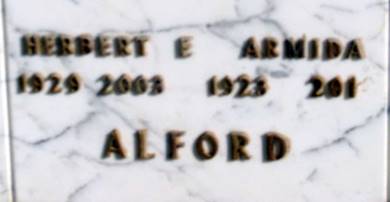 http://image2.findagrave.com/photos/2012/359/102635090_135648430725.jpg