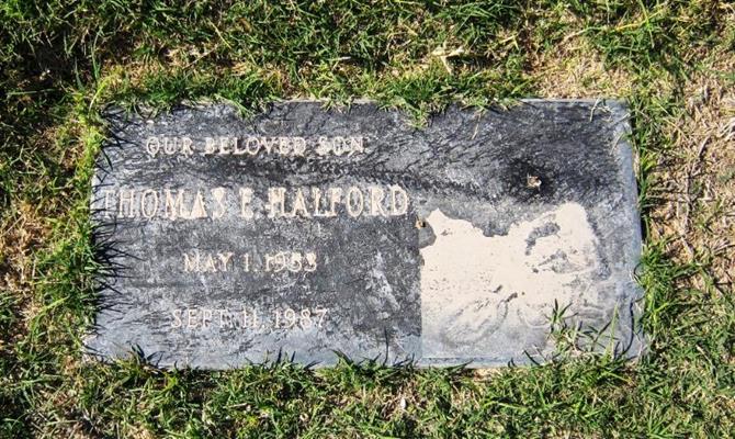https://images.findagrave.com/photos/2011/328/80960781_132225846862.jpg