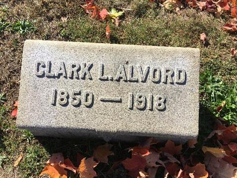 https://s3-us-west-2.amazonaws.com/find-a-grave-prod/photos/2016/301/151116452_1477680803.jpg