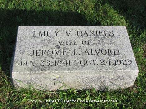 https://images.findagrave.com/photos/2011/290/68916274_131899754943.jpg