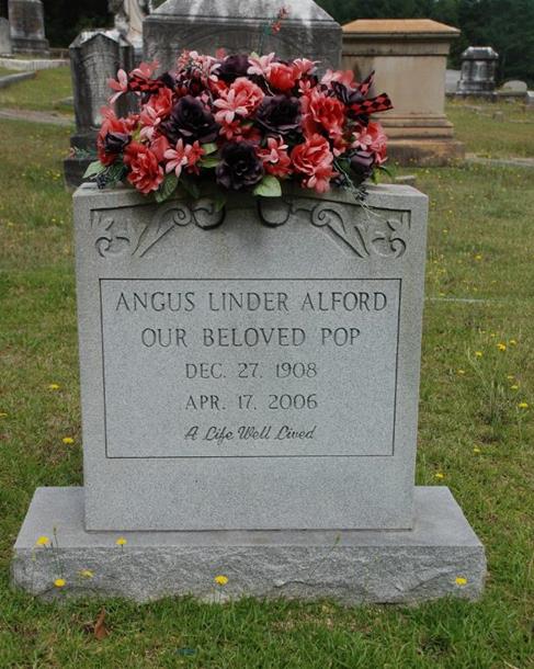 https://images.findagrave.com/photos/2016/169/150812352_1466288392.jpg