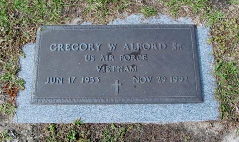 https://s3-us-west-2.amazonaws.com/find-a-grave-prod/photos/2015/360/156431879_1451269046.jpg