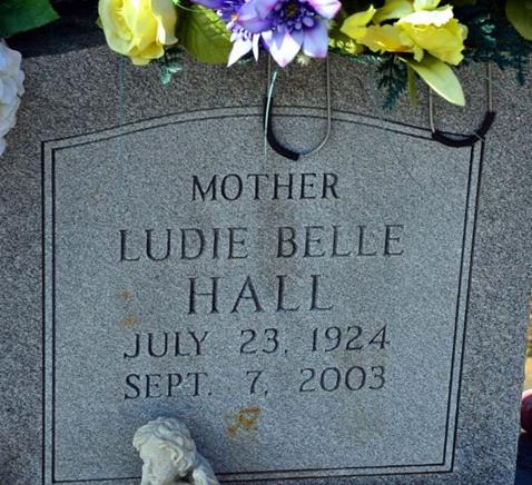 https://images.findagrave.com/photos/2013/312/102281165_138399602829.jpg