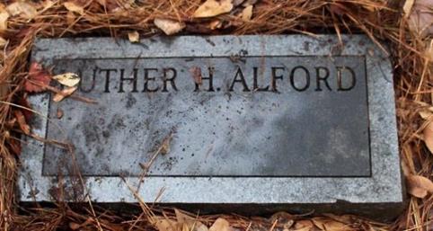 https://images.findagrave.com/photos/2013/10/39220995_135793010106.jpg