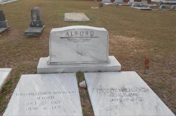 http://image2.findagrave.com/photos/2011/191/69870375_131042597482.jpg