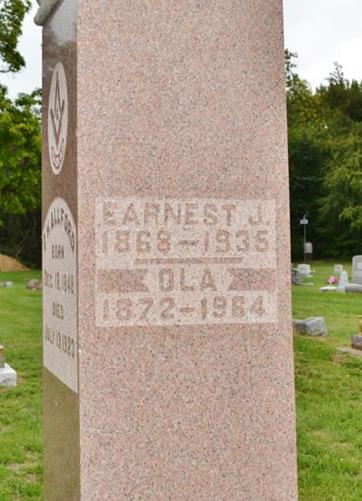 http://image2.findagrave.com/photos/2012/273/20426851_134905252420.jpg