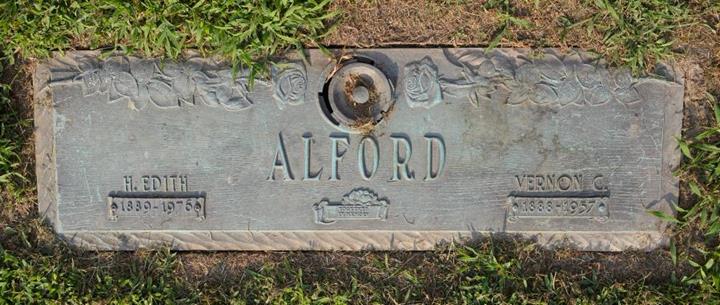 https://images.findagrave.com/photos/2015/231/49879027_1440061446.jpg