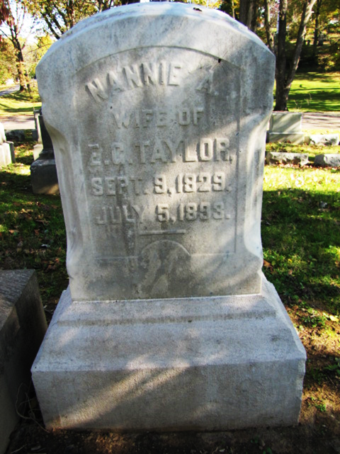 http://image2.findagrave.com/photos/2011/300/79470881_131984375446.jpg