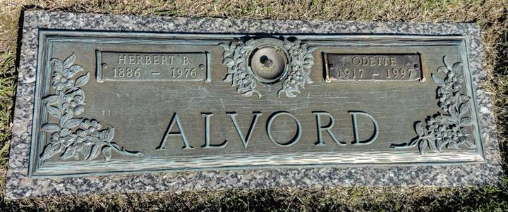 https://s3-us-west-2.amazonaws.com/find-a-grave-prod/photos/2015/1/140818172_1420251219.jpg