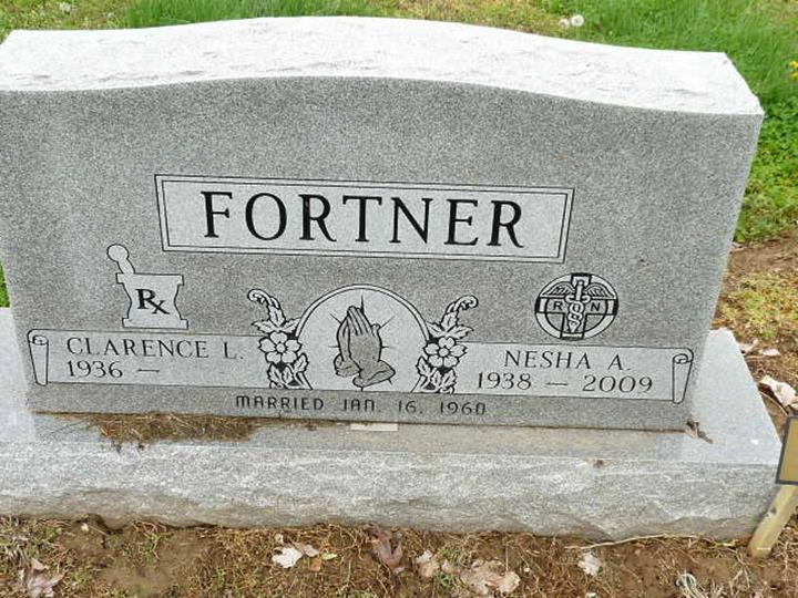 https://s3-us-west-2.amazonaws.com/find-a-grave-prod/photos/2015/104/143533383_1429120175.jpg
