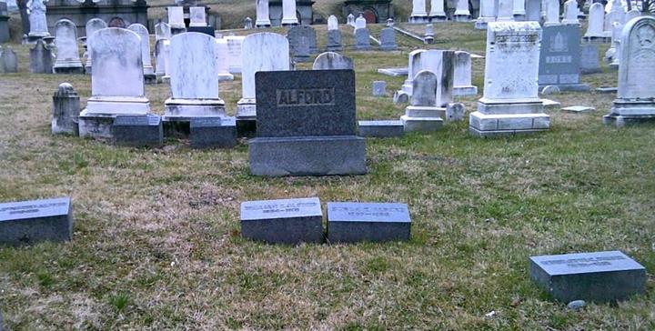 http://image2.findagrave.com/photos/2013/74/98018699_136346489815.jpg