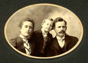 http://image1.findagrave.com/photos/2010/170/43139768_127707993531.jpg