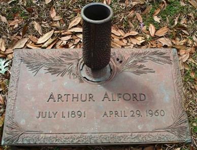 https://images.findagrave.com/photos/2014/60/48201743_1393804760.jpg