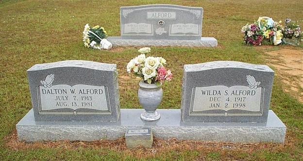 https://images.findagrave.com/photos/2007/290/22260762_119281004976.jpg