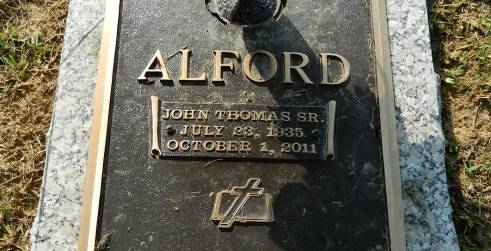 http://image2.findagrave.com/photos/2012/223/77704953_134473415255.jpg