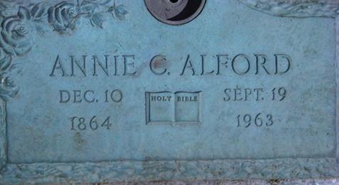 http://image2.findagrave.com/photos/2013/269/117586275_138031838881.jpg