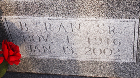 https://s3-us-west-2.amazonaws.com/find-a-grave-prod/photos/2013/165/112372149_137133619620.jpg