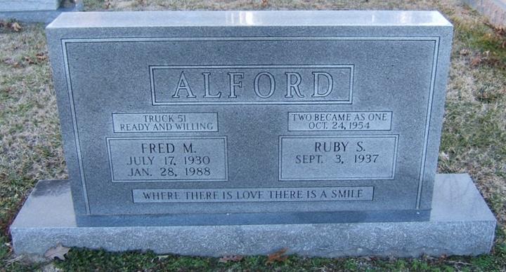 https://images.findagrave.com/photos/2010/128/39643737_127342229318.jpg