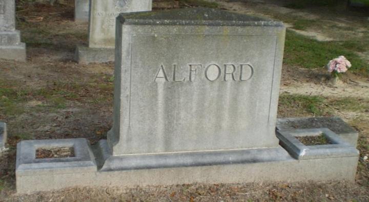 http://image2.findagrave.com/photos/2014/263/136226374_1411341559.jpg