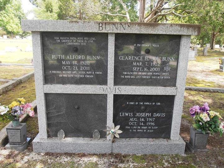 http://image2.findagrave.com/photos/2013/212/79136726_137540356071.jpg