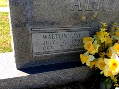 http://image2.findagrave.com/photos/2013/102/100975774_136588853768.jpg