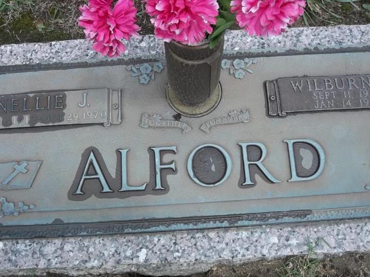 https://images.findagrave.com/photos/2013/174/112827749_137211971342.jpg