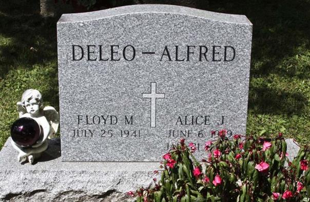 http://image2.findagrave.com/photos/2011/312/17772923_132084593129.jpg