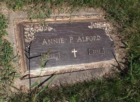 http://image2.findagrave.com/photos/2013/222/100847745_137625264409.jpg