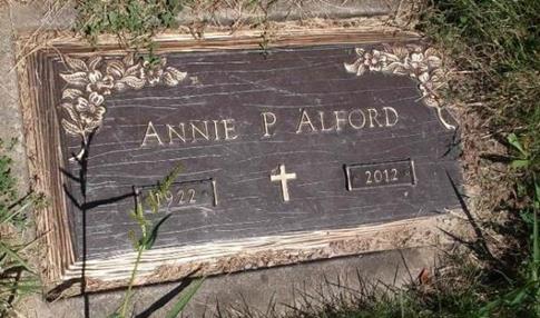 http://image2.findagrave.com/photos/2013/222/100847745_137625264409.jpg