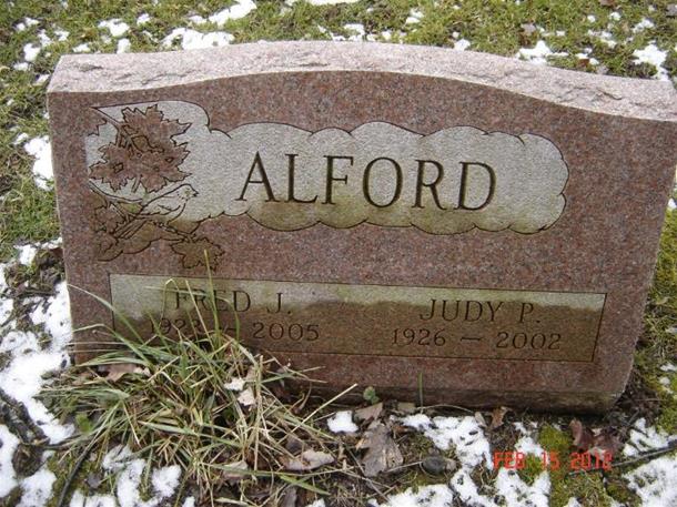 http://image2.findagrave.com/photos/2012/52/50121125_132993336789.jpg
