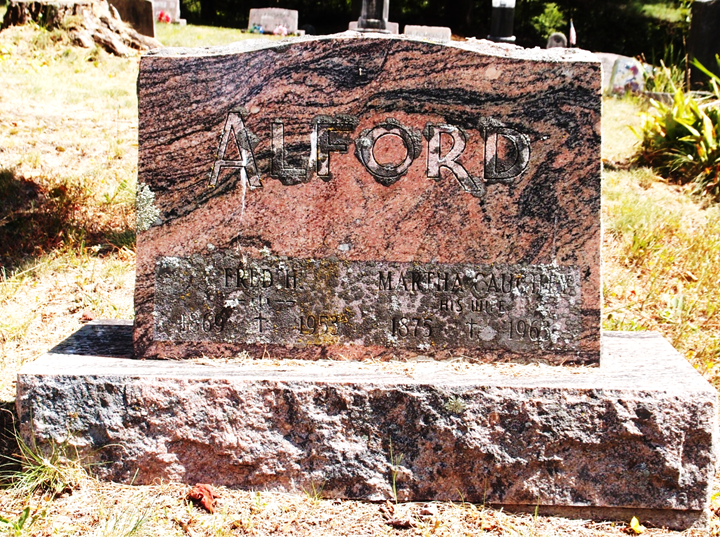 http://image2.findagrave.com/photos/2015/240/UNCEM_1440779776982.JPG