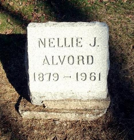 https://s3-us-west-2.amazonaws.com/find-a-grave-prod/photos/2016/334/14443523_1480552764.jpg