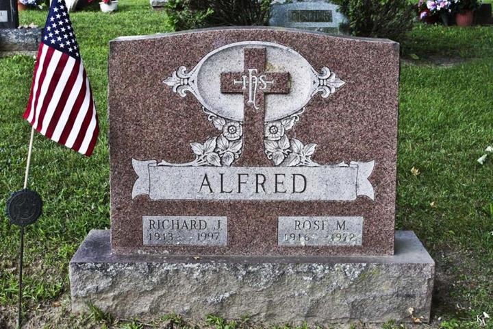 http://image1.findagrave.com/photos/2011/80/67291701_130084022344.jpg