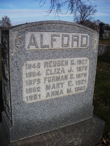 http://image2.findagrave.com/photos/2014/329/UNCEM_1416971093890.JPG