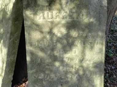 https://images.findagrave.com/photos/2015/328/108480955_1448489848.jpg