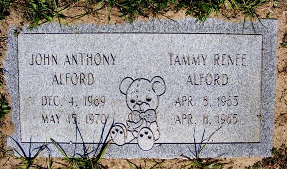 https://images.findagrave.com/photos/2014/309/138394961_1415321382.jpg