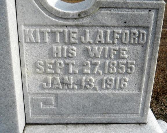 http://image2.findagrave.com/photos/2013/364/119262373_138855255369.jpg