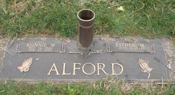 http://image2.findagrave.com/photos/2013/69/85093920_136304778320.jpg