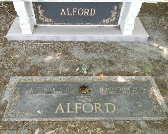 http://image2.findagrave.com/photos/2013/113/109152605_136684671995.jpg