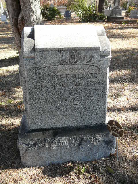 http://image2.findagrave.com/photos/2013/309/24851048_138375520397.jpg