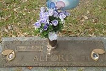 http://image2.findagrave.com/photos/2012/214/10745788_134394860015.jpg