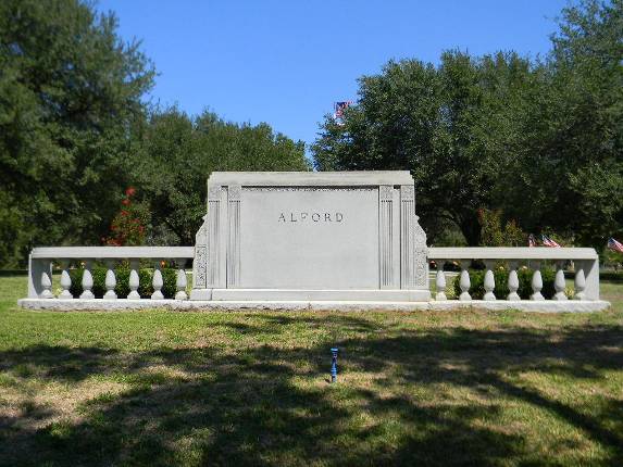 http://image2.findagrave.com/photos/2011/253/76328094_131574951246.jpg