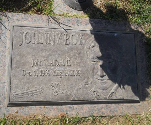 http://image2.findagrave.com/photos/2013/272/40655020_138059013262.jpg