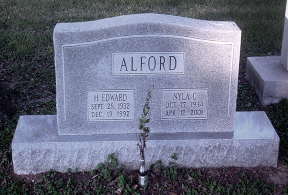 http://image2.findagrave.com/photos/2013/242/116206965_137796354988.jpg