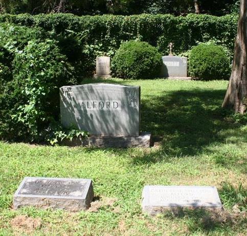 http://image2.findagrave.com/photos/2013/211/92667893_137529261067.jpg