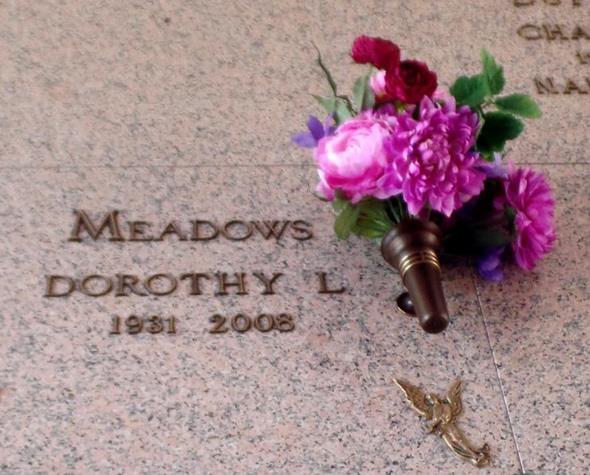 https://s3-us-west-2.amazonaws.com/find-a-grave-prod/photos/2016/336/131645463_1480741805.jpg